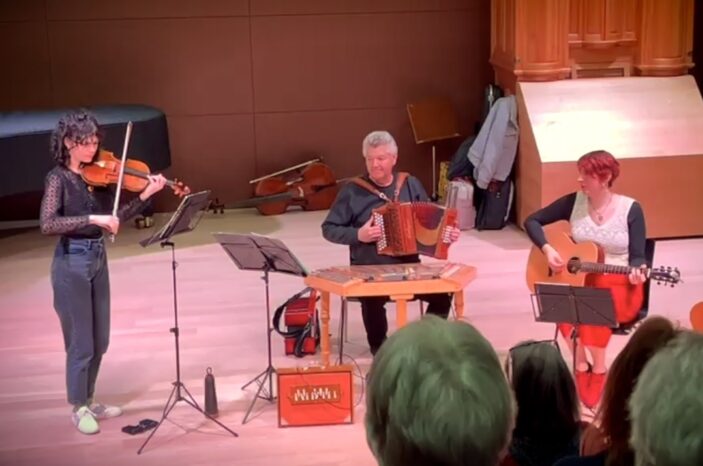 <p>Das Trio «Follaton» interpretiert Hanny Christen.</p>